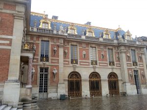 Cour royale gates