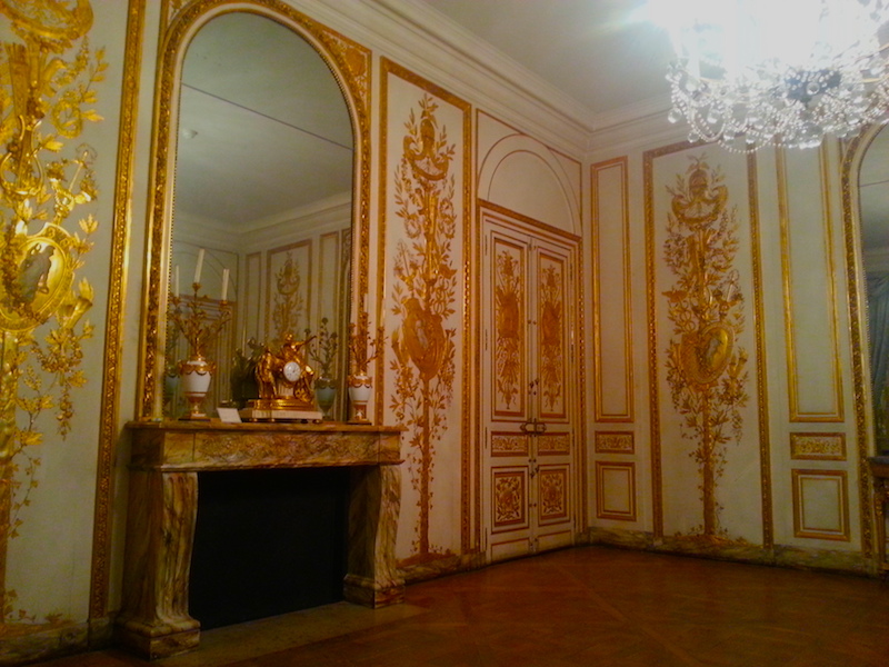 Lot De 2 Tirages Antiques Encadrés - Scènes De Cour Rococo à Versailles, Signés W. Wouter